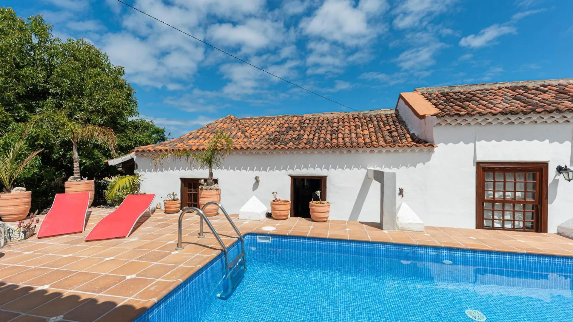 Holidays Tenerife Breakfast Inclusive Wifi Pool Fr La Laguna  La Laguna (Tenerife)